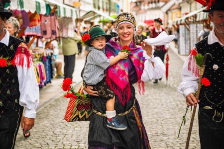 Povorka ob dnevih narodnih noš in oblačilne dedščine (91)